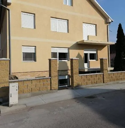 Alex-branka Apartman Zimony